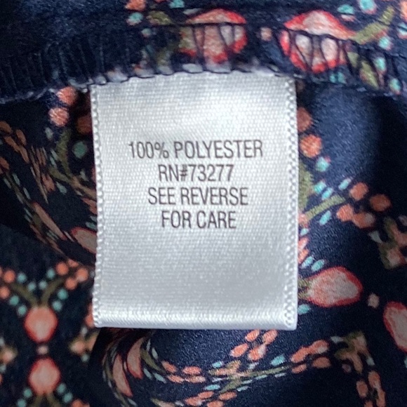 Croft & Barrow Women's Blue Button Up Top 1198 - Picture 5 of 6